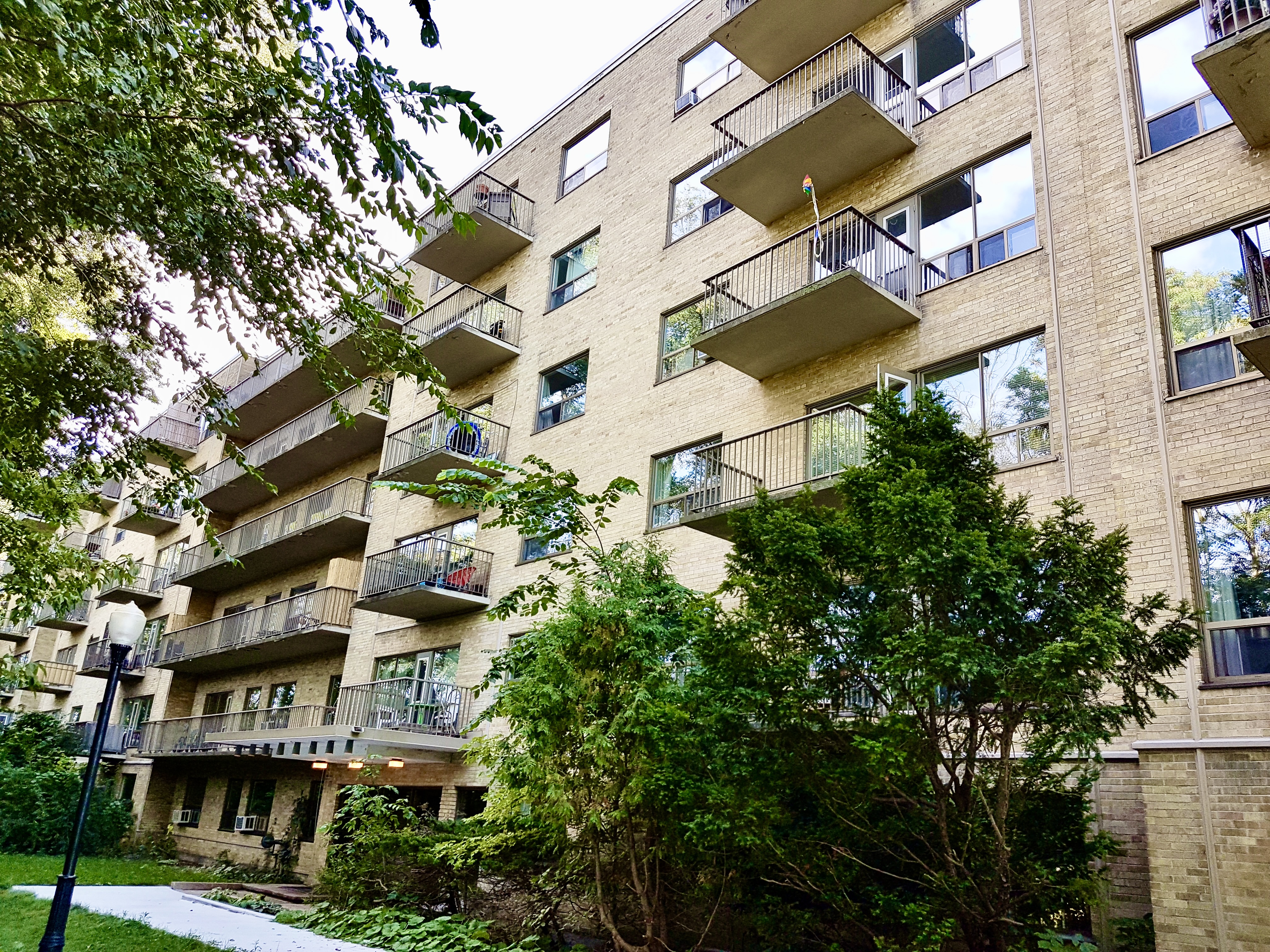 Valleyview Apartments at 1603 Bathurst Street